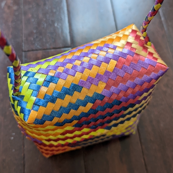 Oaxaca Woven Clamshell Mini Shoulder Bag - Picture 4 of 5